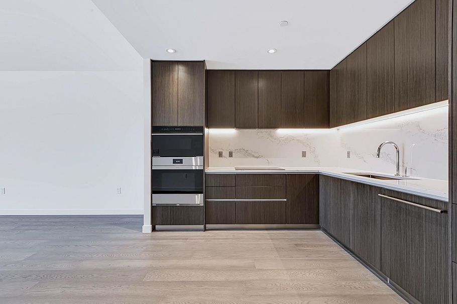704 777 Harbour Way North Vancouver, BC - 13