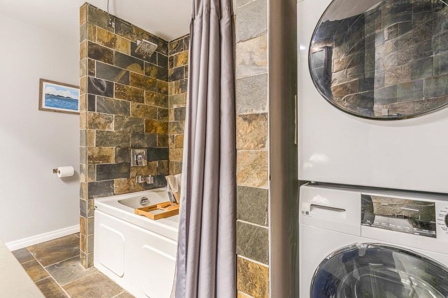 210 889 W 7th Avenue Vancouver, BC - 23