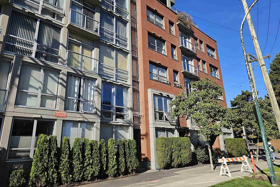 502 919 Station Street Vancouver, BC - 12