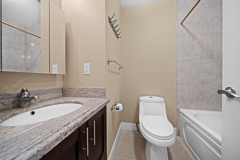 302 2009 E Hastings Street Vancouver, BC - 15