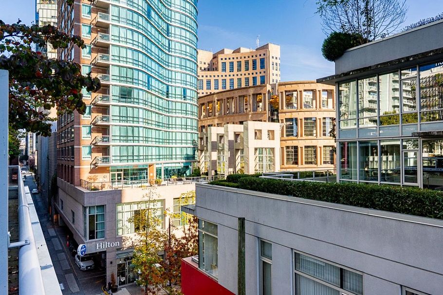 1303 480 Robson Street Vancouver, BC - 32