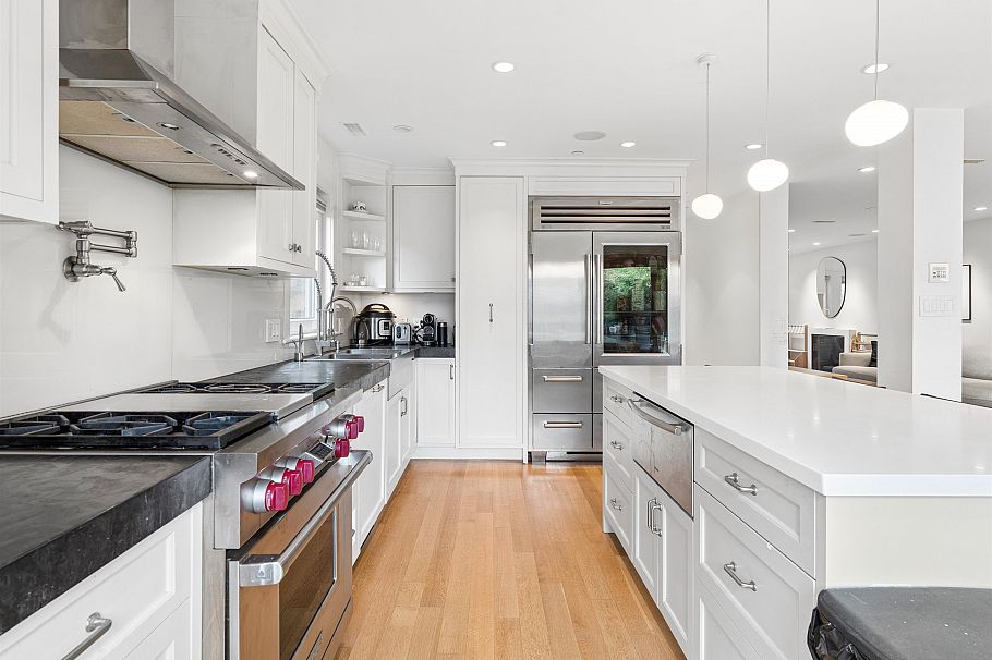 917 W 20th Avenue Vancouver, BC - 11