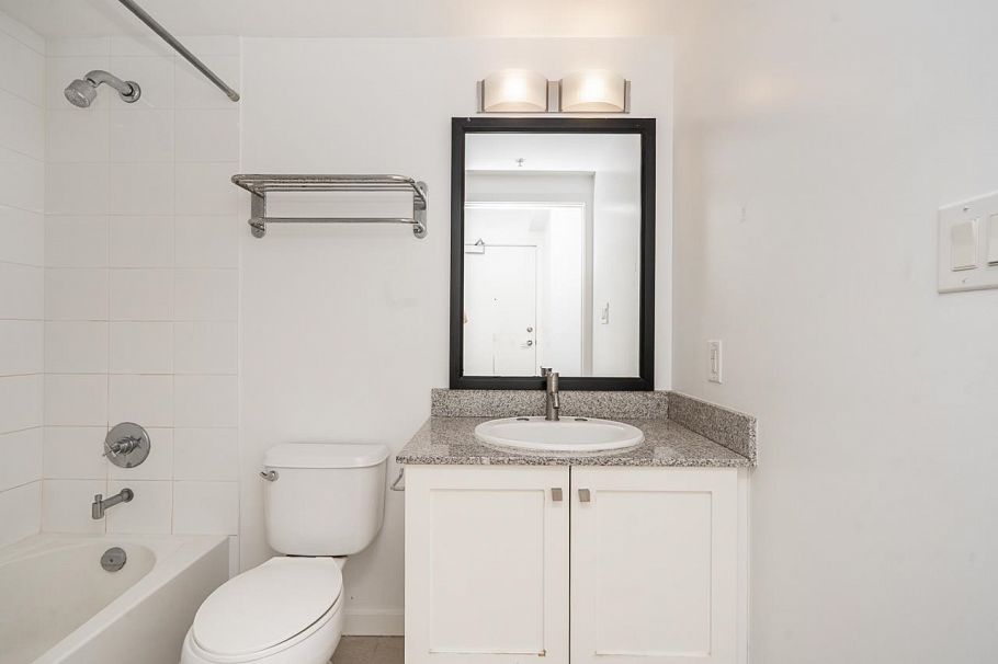 1303 480 Robson Street Vancouver, BC - 22
