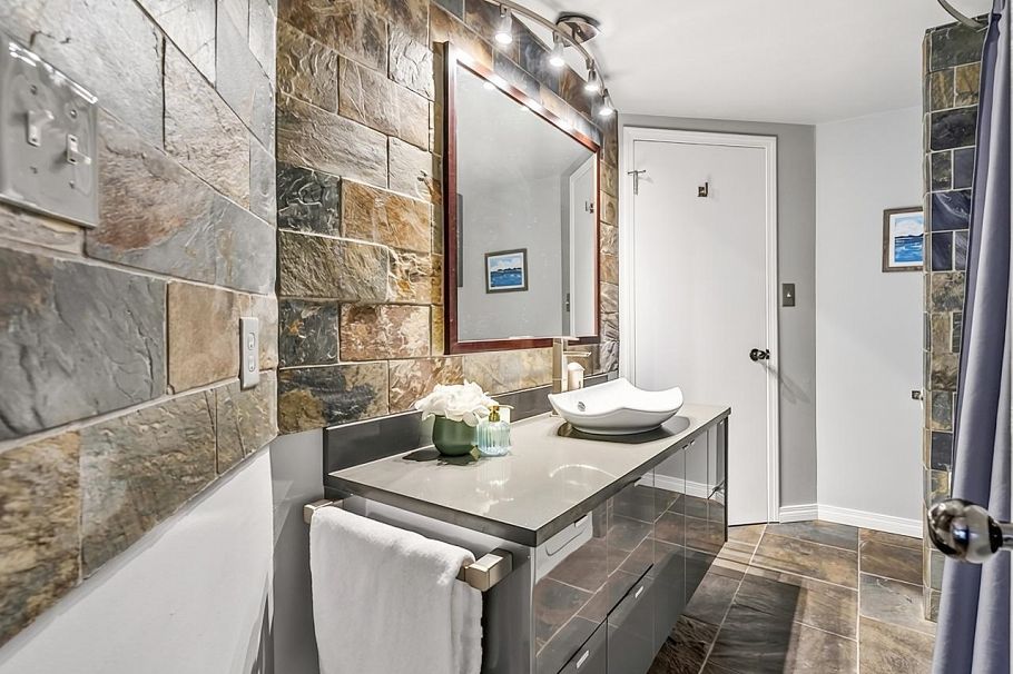 210 889 W 7th Avenue Vancouver, BC - 22