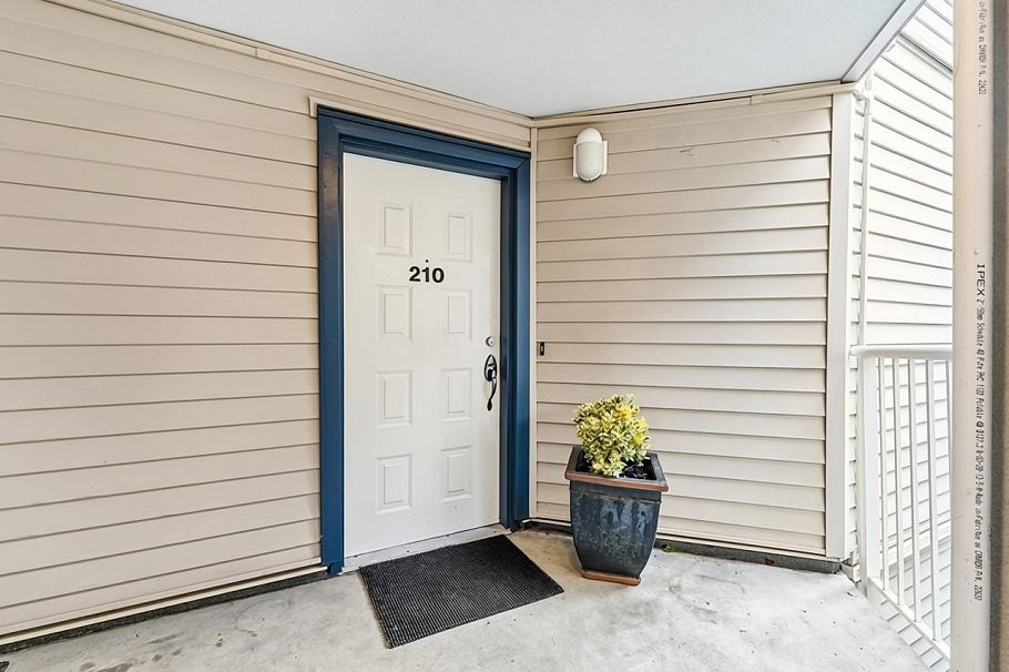 210 889 W 7th Avenue Vancouver, BC - 32
