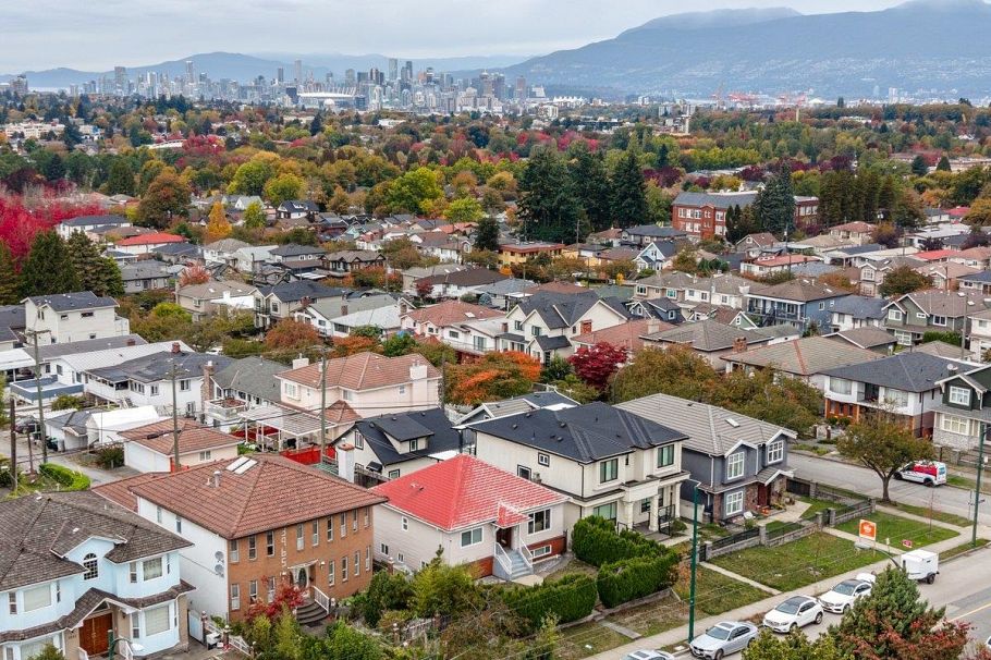 3951 Slocan Street Vancouver, BC - 2