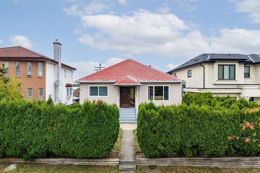 3951 Slocan Street Vancouver, BC - 1