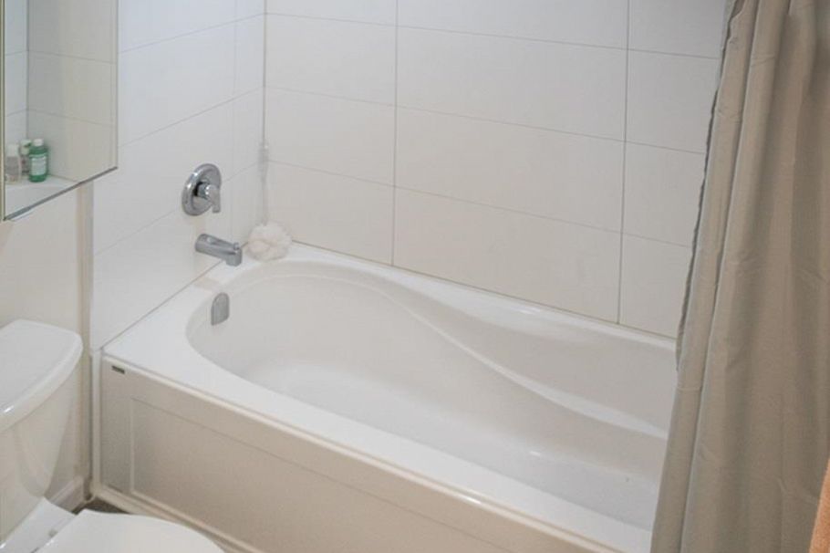 12 430 E 8th Avenue Vancouver, BC - 6