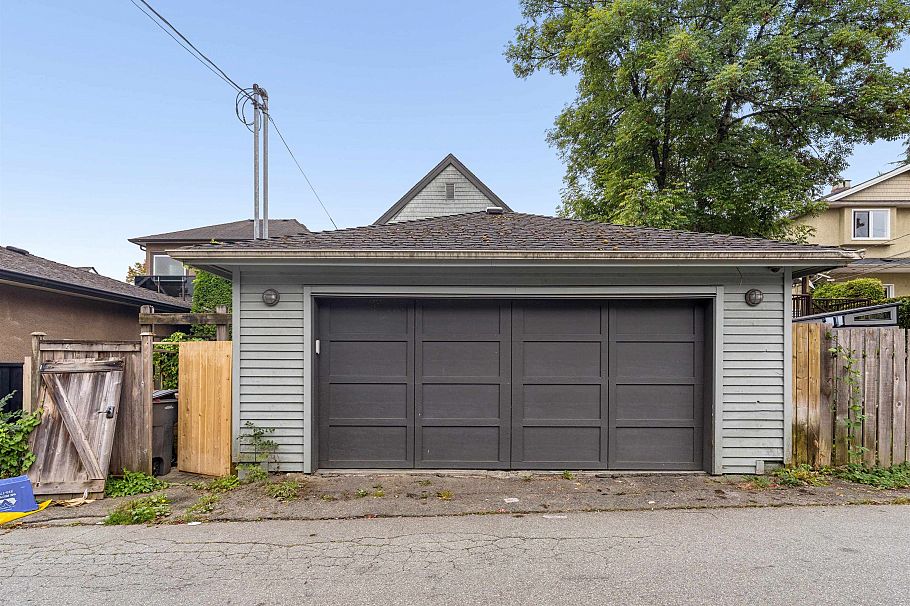 917 W 20th Avenue Vancouver, BC - 34