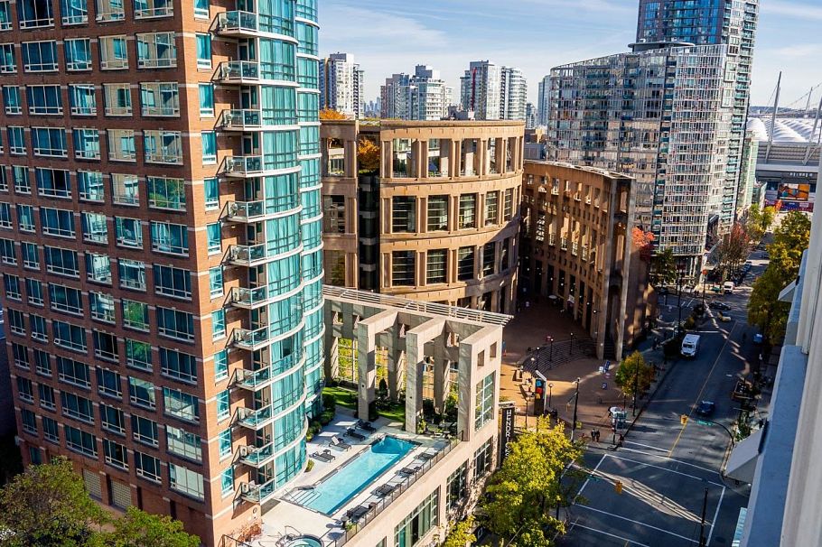 1303 480 Robson Street Vancouver, BC - 30