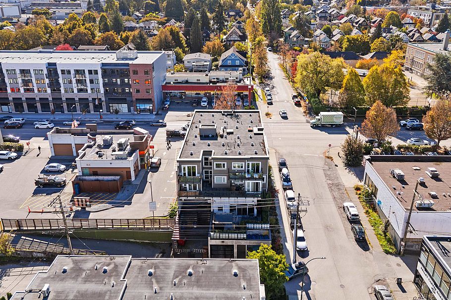 302 2009 E Hastings Street Vancouver, BC - 32