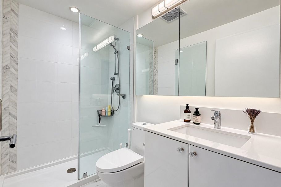 706 2435 Kingsway Vancouver, BC - 9