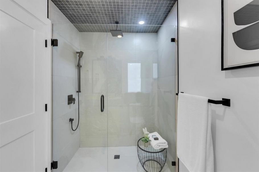 1 2888 E 6th Ave Avenue Vancouver, BC - 25