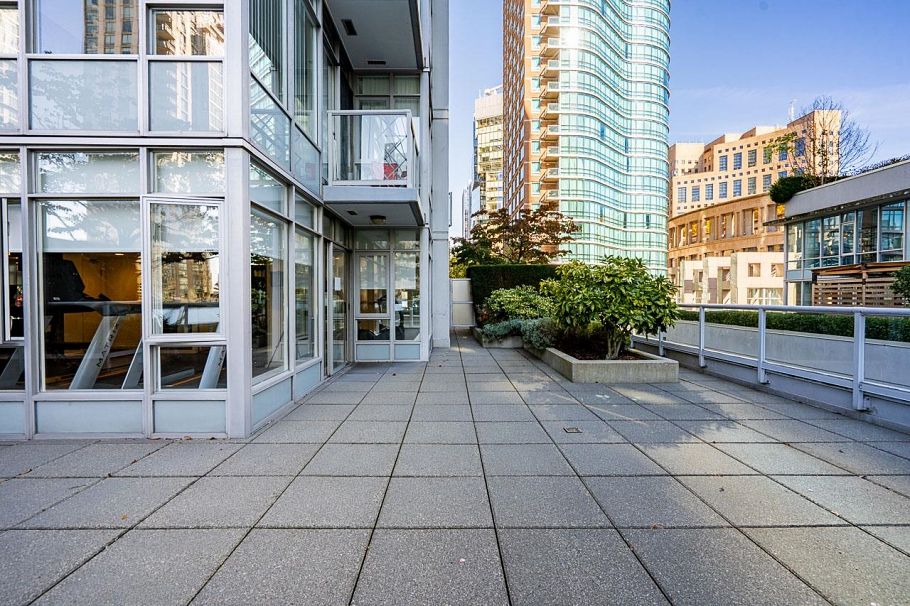 1303 480 Robson Street Vancouver, BC - 31