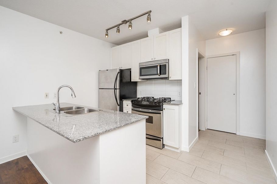 1303 480 Robson Street Vancouver, BC - 16