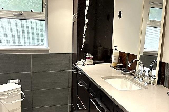 3268 Royal Avenue North Vancouver, BC - 5