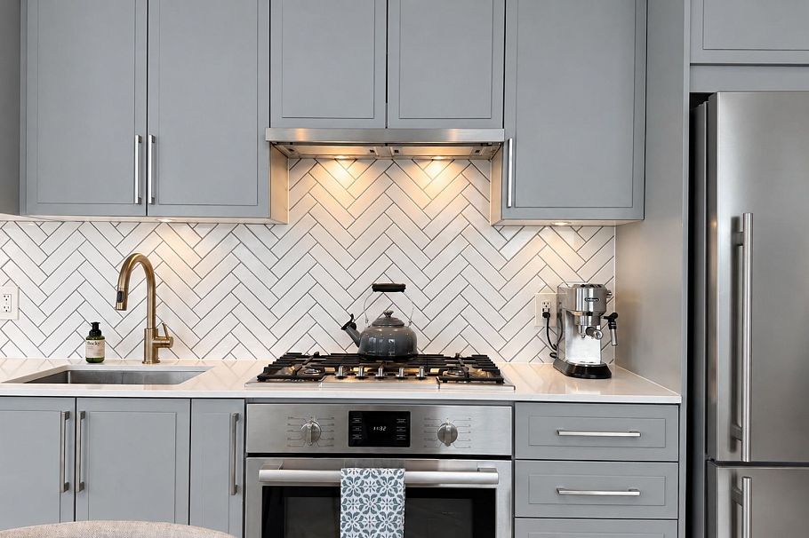 706 2435 Kingsway Vancouver, BC - 5