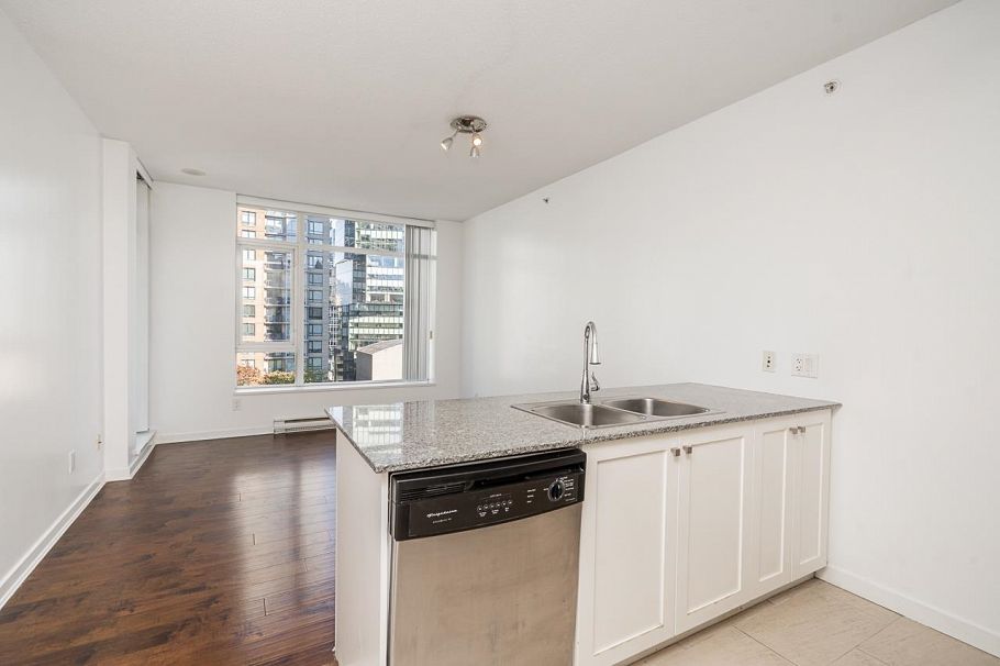 1303 480 Robson Street Vancouver, BC - 20