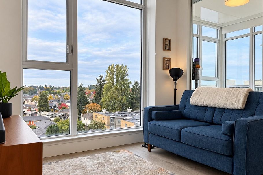 706 2435 Kingsway Vancouver, BC - 2