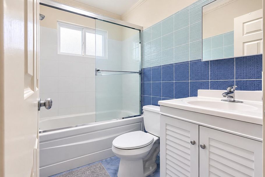 1505 W 62nd Avenue Vancouver, BC - 26