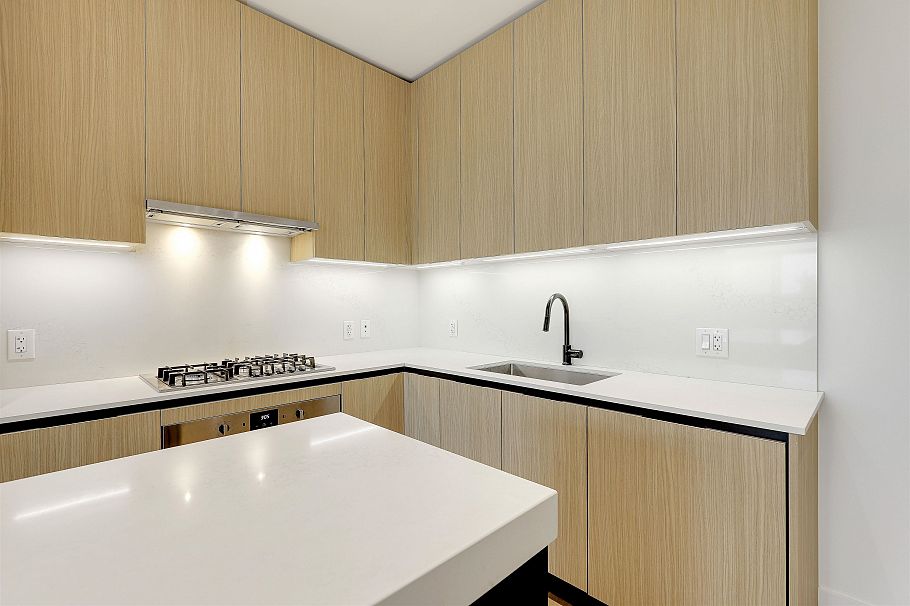 604 2235 E Broadway Vancouver, BC - 10