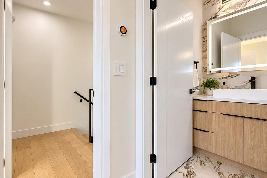 4670 Todd Street Vancouver, BC - 22