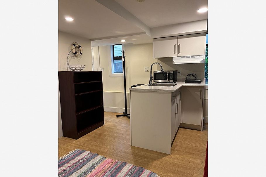 23** BRIDGEMAN AVENUE, North Vancouver BC V7P 3P4 North Vancouver, BC - 7