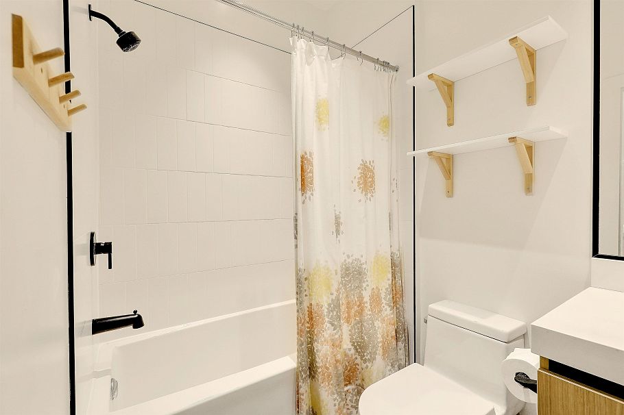 604 2235 E Broadway Vancouver, BC - 7