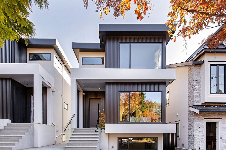 3930 W 33rd Avenue Vancouver, BC - 2