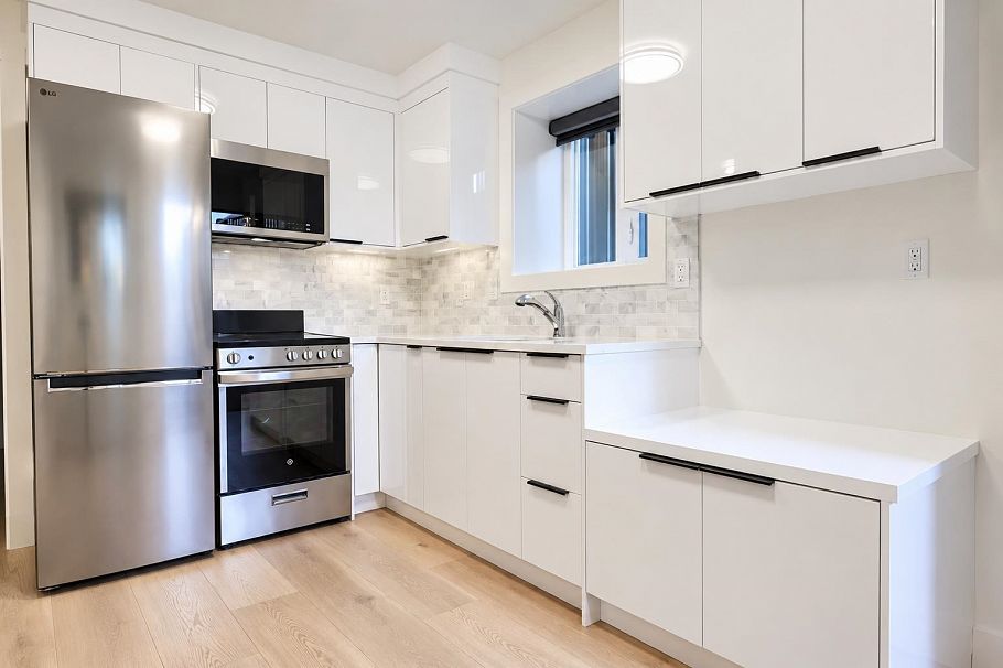 4670 Todd Street Vancouver, BC - 30