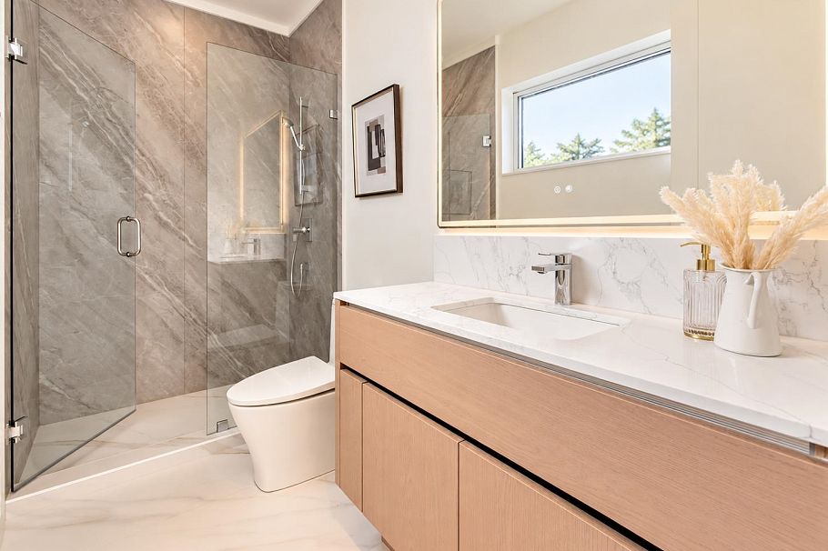 3930 W 33rd Avenue Vancouver, BC - 25