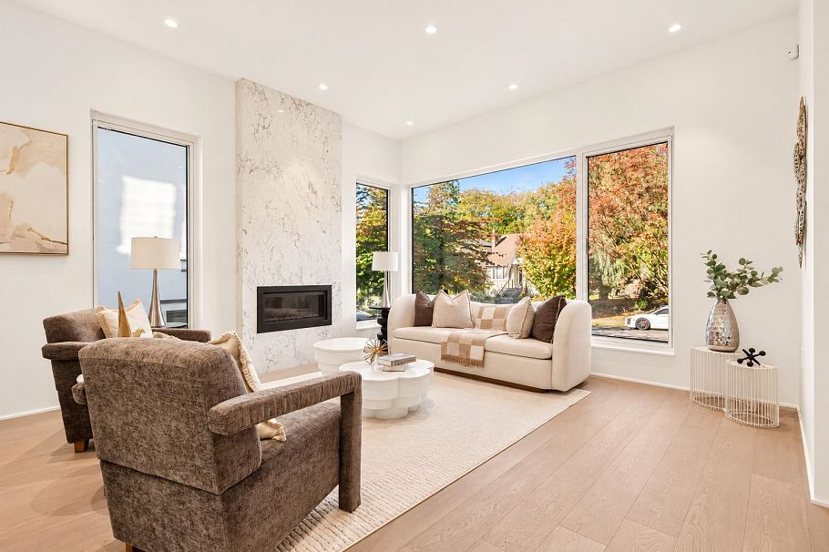 3930 W 33rd Avenue Vancouver, BC - 4
