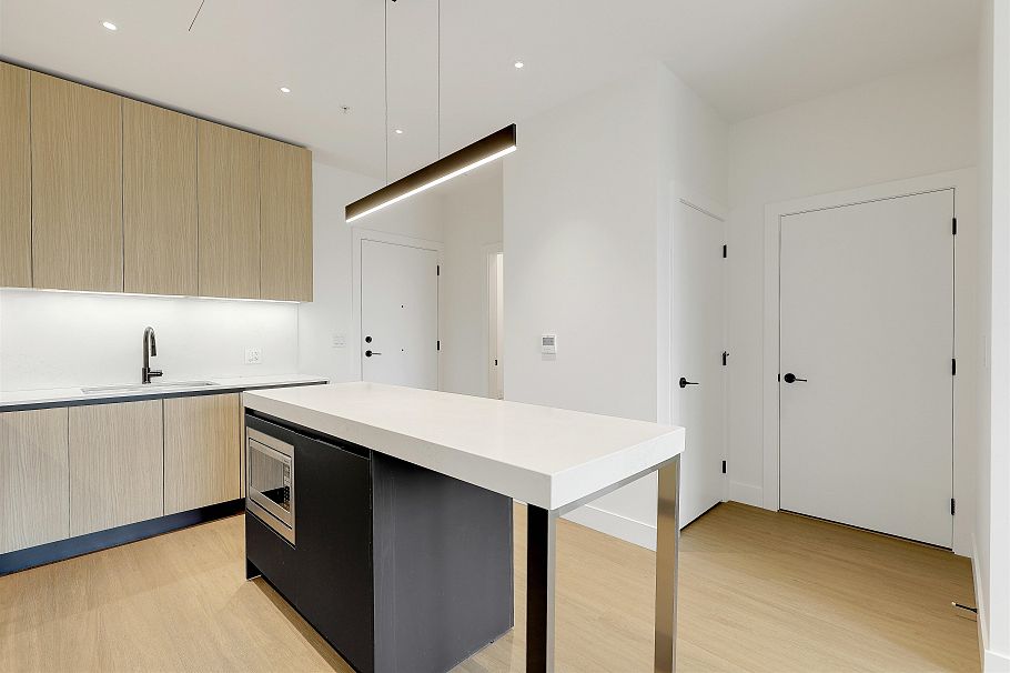 604 2235 E Broadway Vancouver, BC - 12