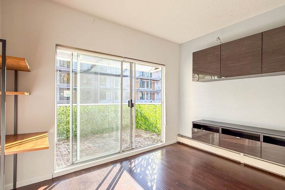 304 827 W 16TH, North Vancouver BC V7P 1R2 North Vancouver, BC - 12