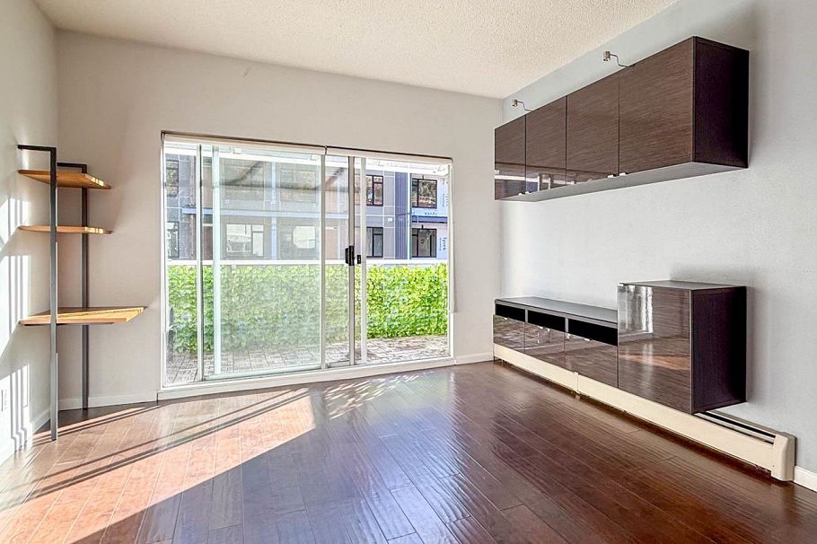 304 827 W 16TH, North Vancouver BC V7P 1R2 North Vancouver, BC - 10