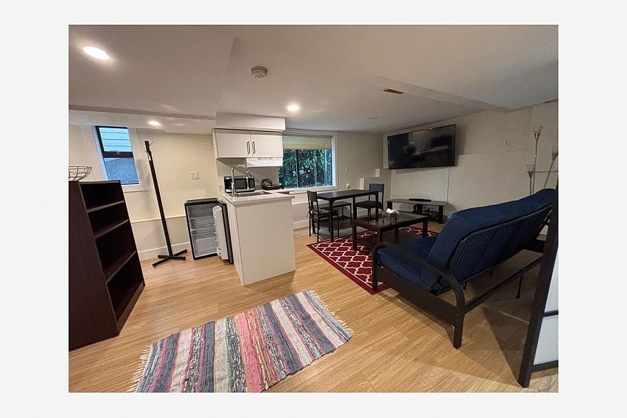 23** BRIDGEMAN AVENUE, North Vancouver BC V7P 3P4 North Vancouver, BC - 3