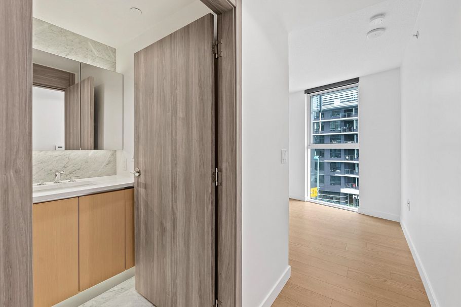 684 87 Nelson Street Vancouver, BC - 9
