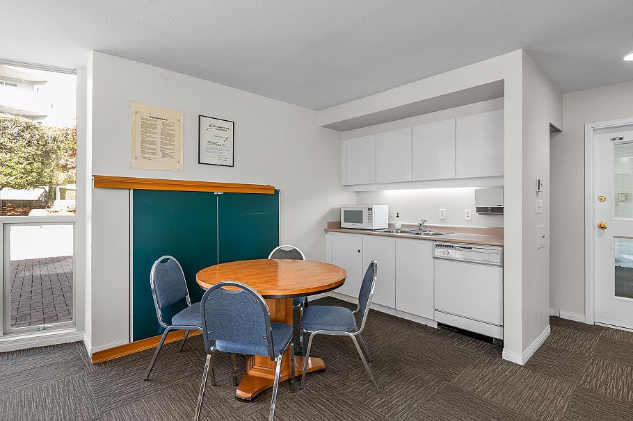 112 8450 Jellicoe Street Vancouver, BC - 28