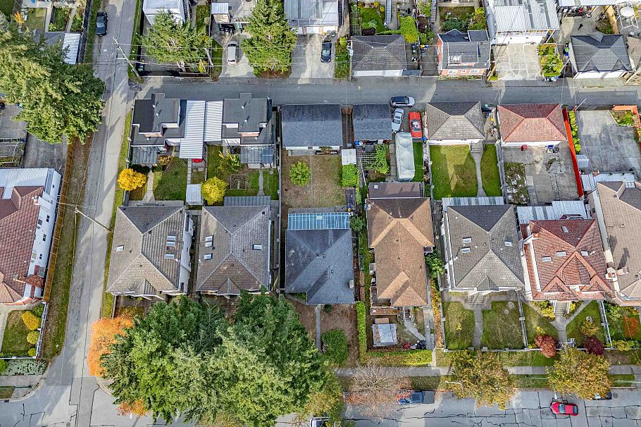 3631 Wellington Avenue Vancouver, BC - 37