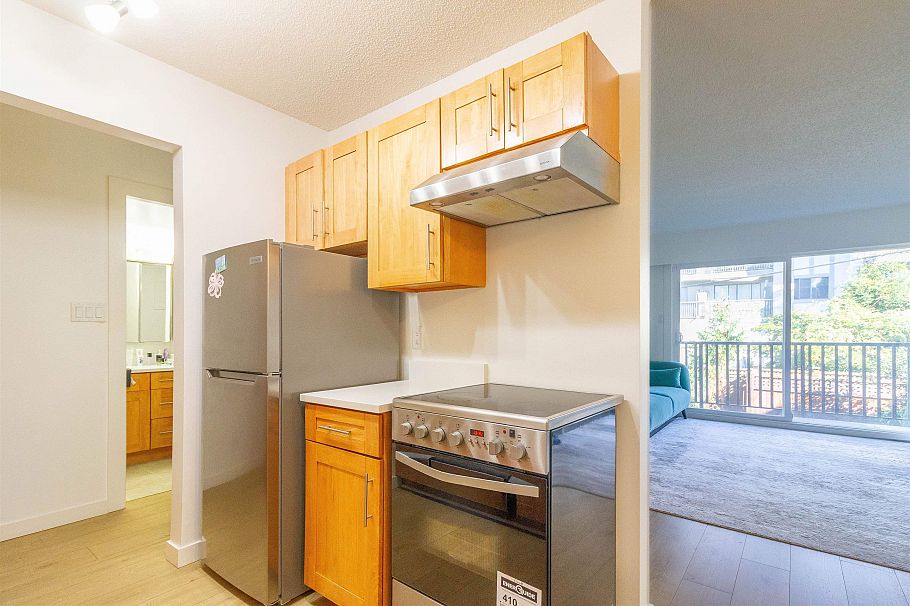 210 270 W 1st Street North Vancouver, BC - 9