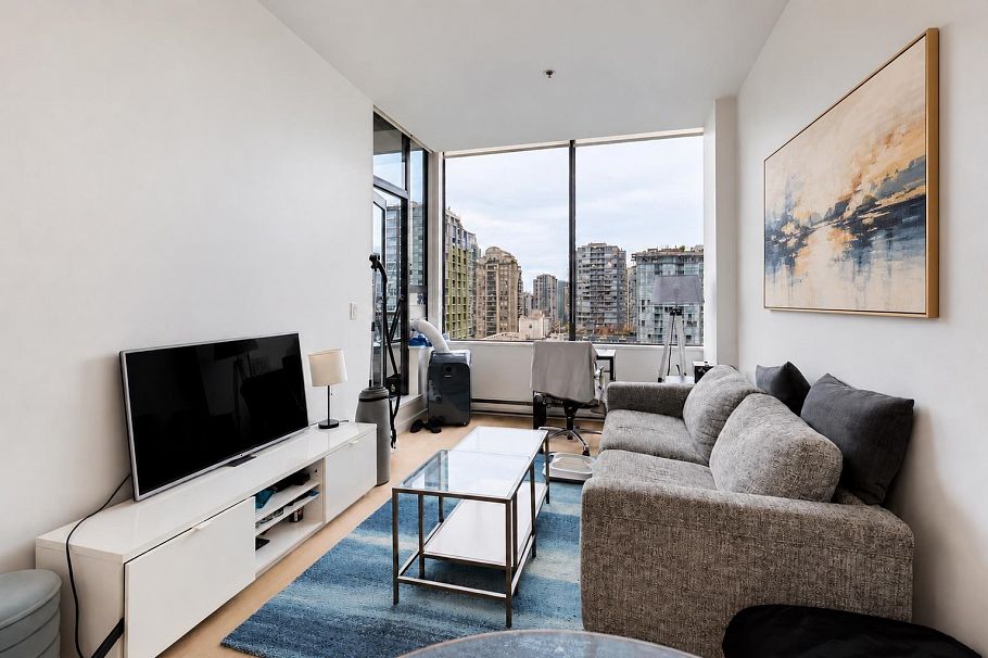 807 1010 Howe Street Vancouver, BC - 3