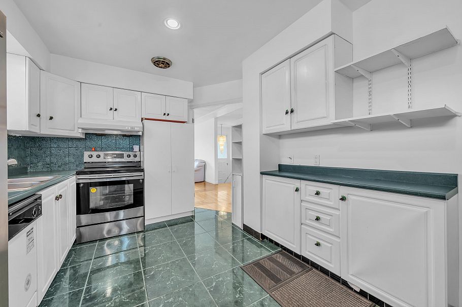 3631 Wellington Avenue Vancouver, BC - 17