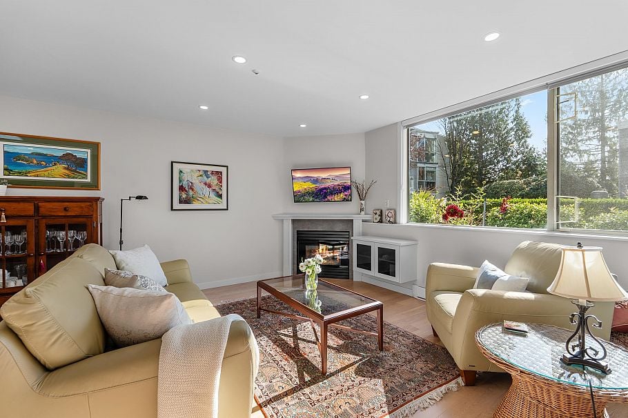 112 8450 Jellicoe Street Vancouver, BC - 4