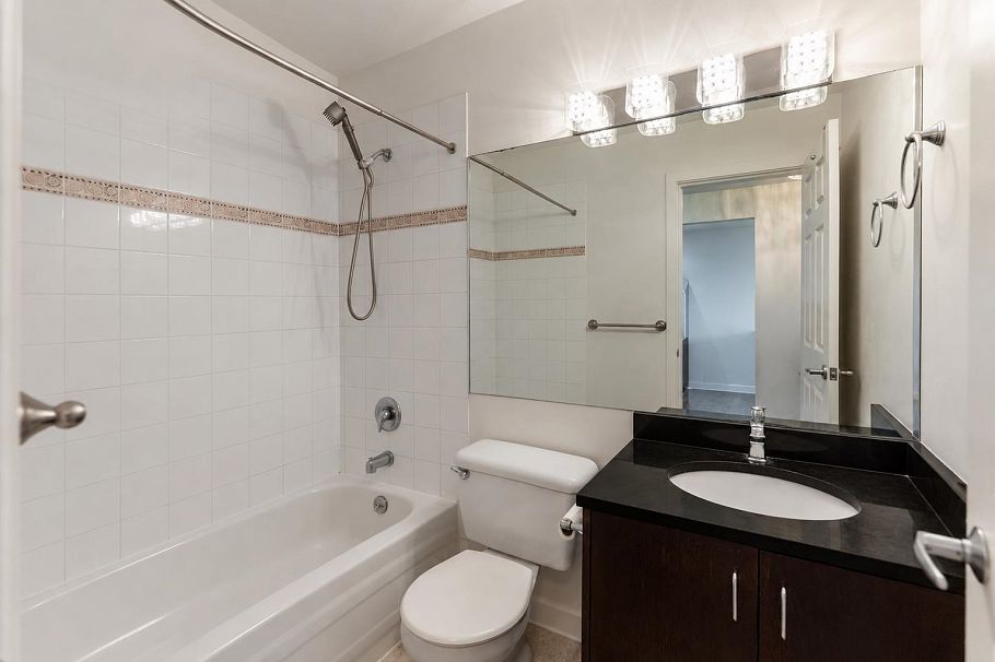 807 1010 Howe Street Vancouver, BC - 15