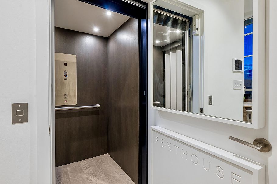 2403 125 E 14th Street North Vancouver, BC - 18