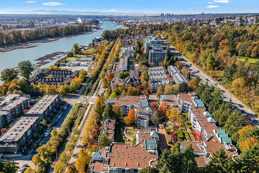 112 8450 Jellicoe Street Vancouver, BC - 34