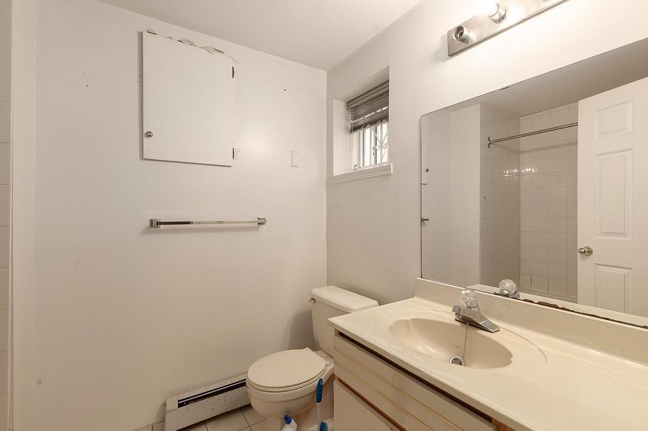 3078 E 6th Avenue Vancouver, BC - 37