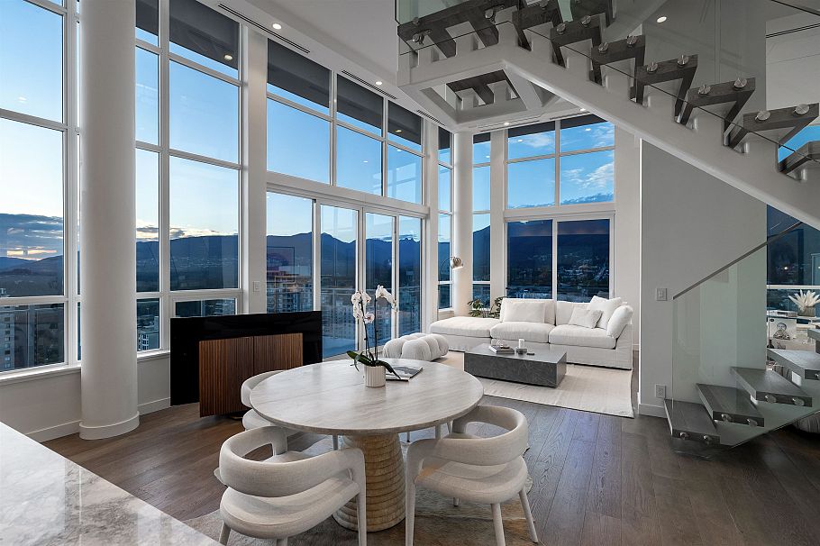 2403 125 E 14th Street North Vancouver, BC - 23