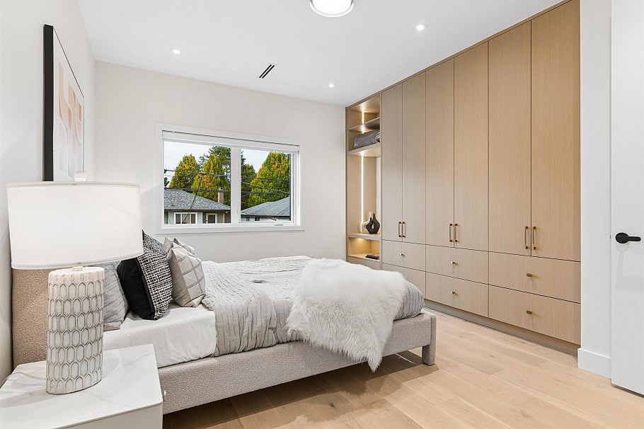 2543 E 2nd Avenue Vancouver, BC - 14
