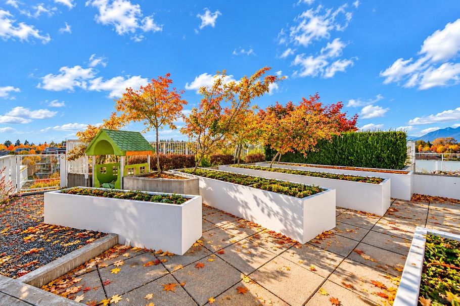 211 677 W 41st Avenue Vancouver, BC - 17